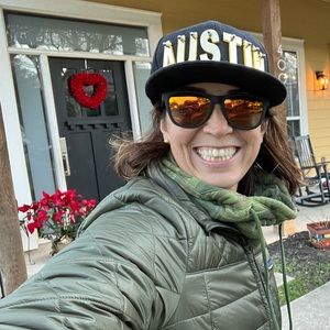 Meet your Posher, Laura